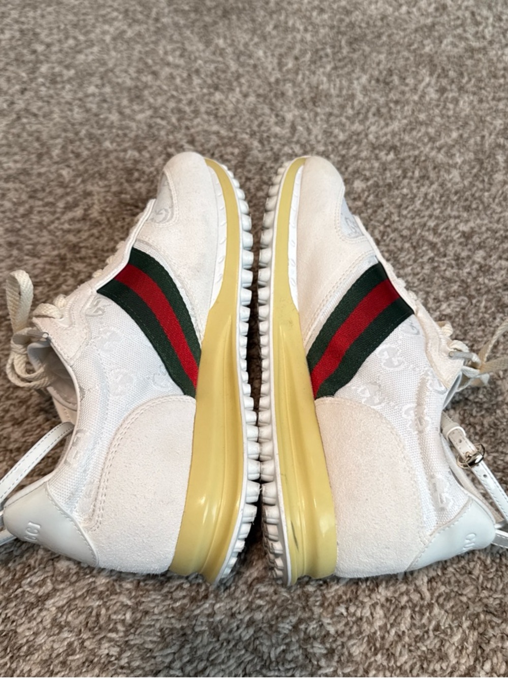 Authentic Gucci Cream Sneakers with Signature Green & Red Web small red spots - Picture 5 of 11